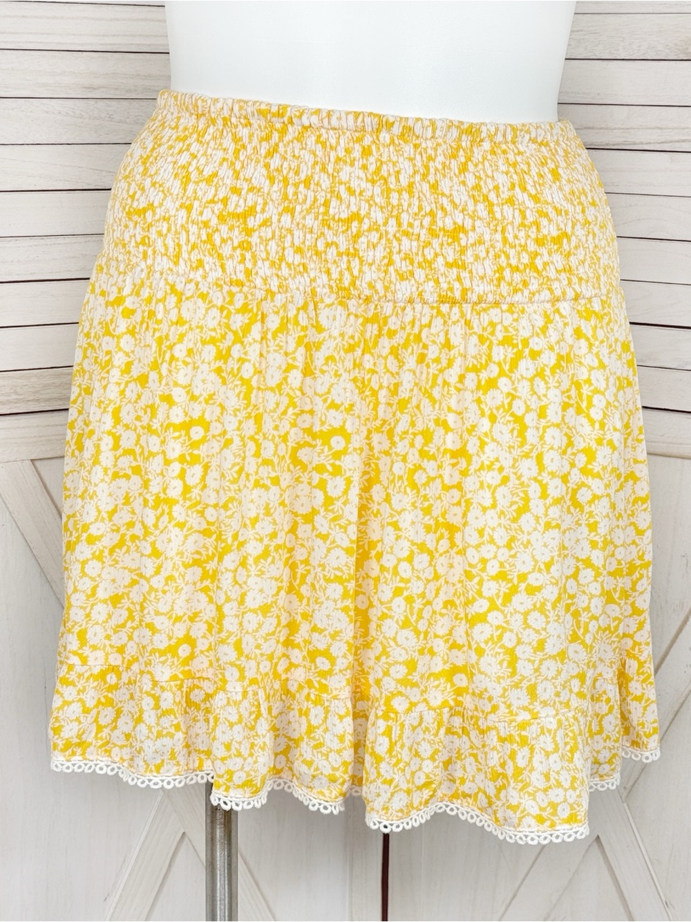 Lost + Wanderer Floral Lace Hem Smocked Waist Mini Skirt Yellow White XL Cottage